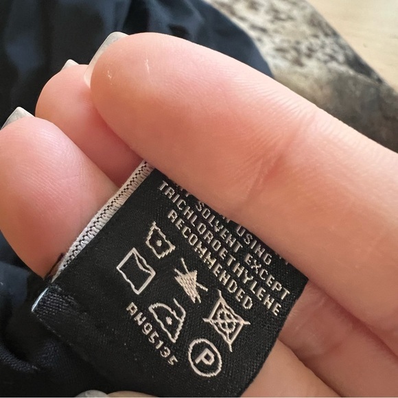 LAFAYETTE 148 Black Pleated Penelope Wrap Dress Size 10 - Picture 9 of 9